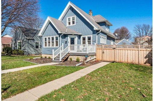 2834 North 75th Street, Milwaukee, WI 53210-1022