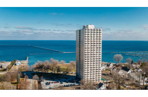 2525 South Shore Drive 23A, Milwaukee, WI 53207-1965