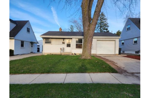 1018 South 86th Street, West Allis, WI 53214-2966