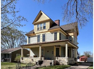 1023 Cameron Avenue 1021 1025 CAMERON AV La Crosse, WI 54601-4743