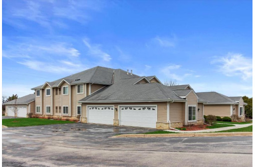 1030 River Place Boulevard 2, Waukesha, WI 53189-7898