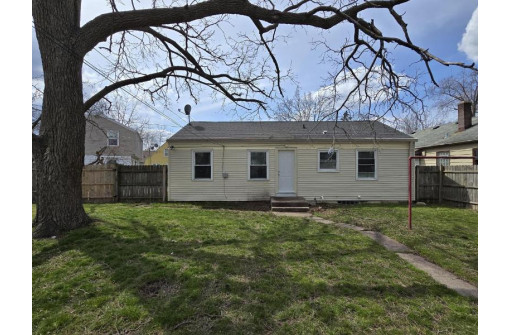 5028 North 41st Street, Milwaukee, WI 53209-5209