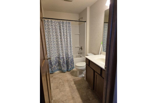 2926 16th Place, Kenosha, WI 53140-4945