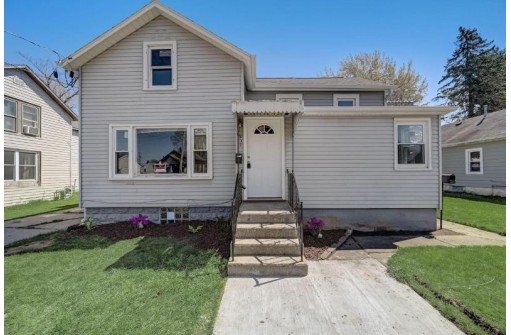 432 North Walnut Street, Janesville, WI 53548-3530