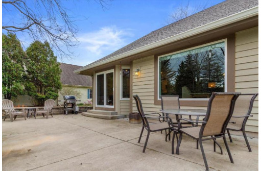 382 Streamside Court, Grafton, WI 53024