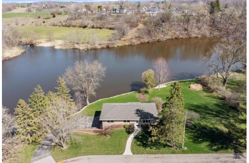 110 Riverview Heights, Mayville, WI 53050