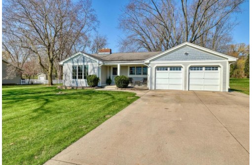 W156N6929 Pilgrim Road, Menomonee Falls, WI 53051-5025