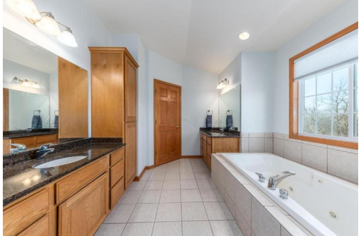 N52W17188 Hidden Lane, Menomonee Falls, WI 53051-0678