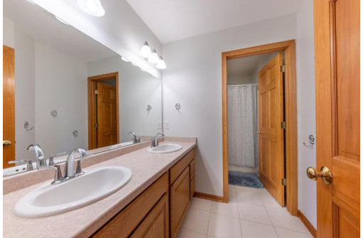 N52W17188 Hidden Lane, Menomonee Falls, WI 53051-0678