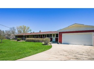 N1802 Wildwood Drive Lake Geneva, WI 53147-4322