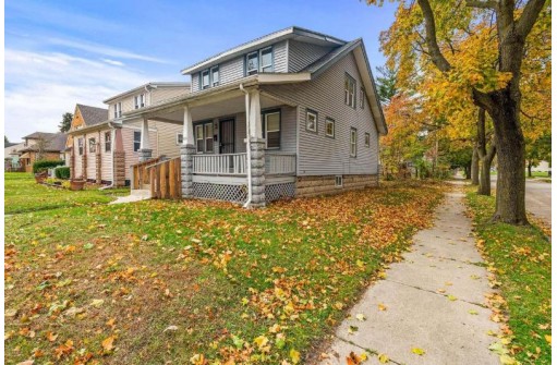 4889 North 19th Place, Milwaukee, WI 53209