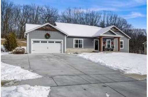 6752 Bernadine Circle, West Bend, WI 53090