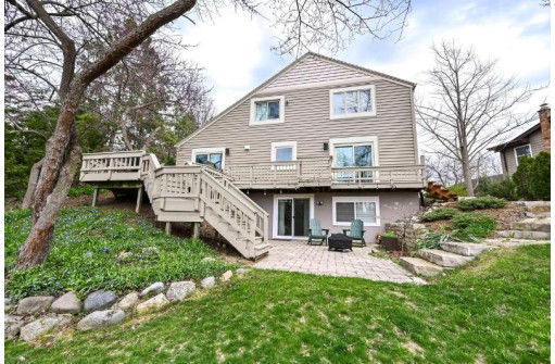 1957 River Park Court, Wauwatosa, WI 53226-2840