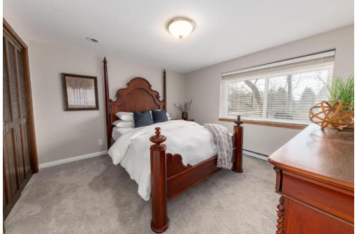 1957 River Park Court, Wauwatosa, WI 53226-2840