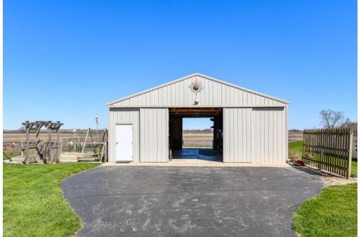 25216 Malchine Road, Waterford, WI 53185-3234