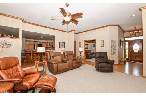 25216 Malchine Road, Waterford, WI 53185-3234