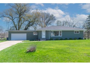 770 Maple Ridge Lane Brookfield, WI 53045-2826