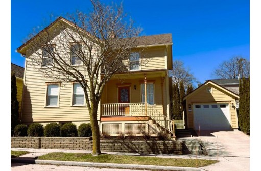 822 North 4th Street, Sheboygan, WI 53081-4104