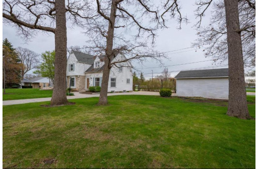 4947 West Vollmer Avenue, Greenfield, WI 53219