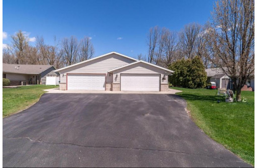 4918 Treeline Terrace, Sheboygan, WI 53081-3064