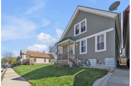 1027 West Pierce Street, Milwaukee, WI 53204-1328