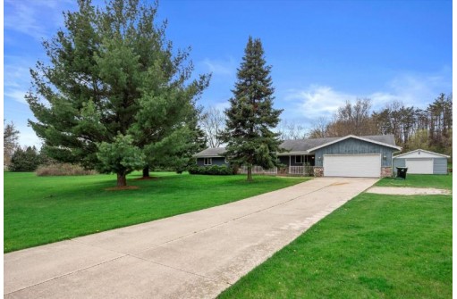 8710 Caldwell Road, Mukwonago, WI 53149-8920