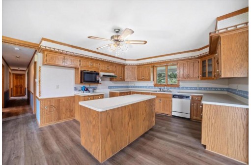 8710 Caldwell Road, Mukwonago, WI 53149-8920