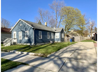 1629 Saint Clair Street Racine, WI 53402