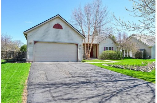 59 West Sedgemeadow Street, Elkhorn, WI 53121-4299