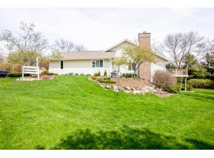 121 Harrogate Drive Waukesha, WI 53188-4410