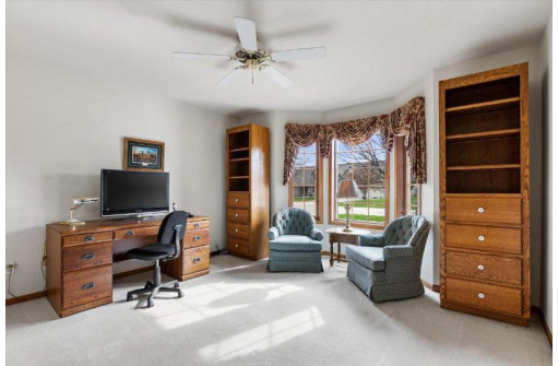 W198N11263 Golden Court, Germantown, WI 53022-2991