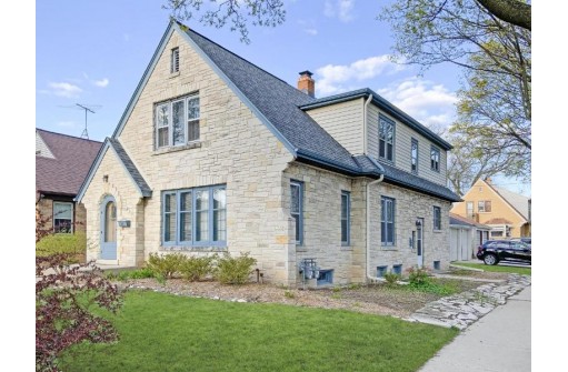 6920 West Clarke Street, Wauwatosa, WI 53213