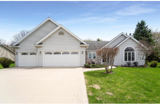 N7585 Deerpath Road, Fond Du Lac, WI 54937