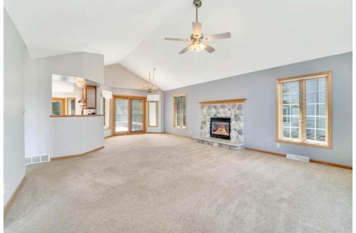 N7585 Deerpath Road, Fond Du Lac, WI 54937