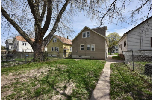 3951 North 14th Street, Milwaukee, WI 53206-2906