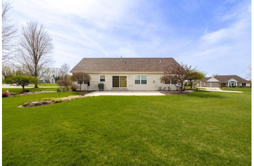 5223 High Ridge Trail, West Bend, WI 53095