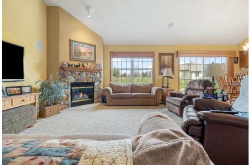 5223 High Ridge Trail, West Bend, WI 53095