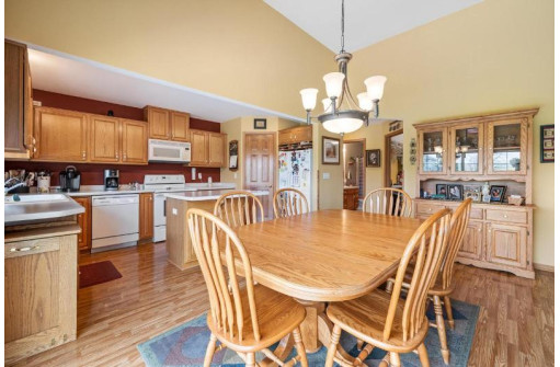 5223 High Ridge Trail, West Bend, WI 53095