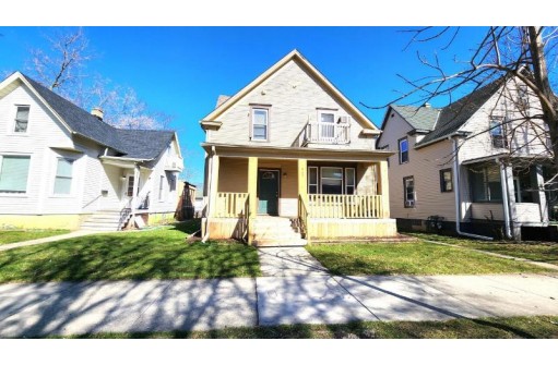 937 Grove Avenue, Racine, WI 53405-2539