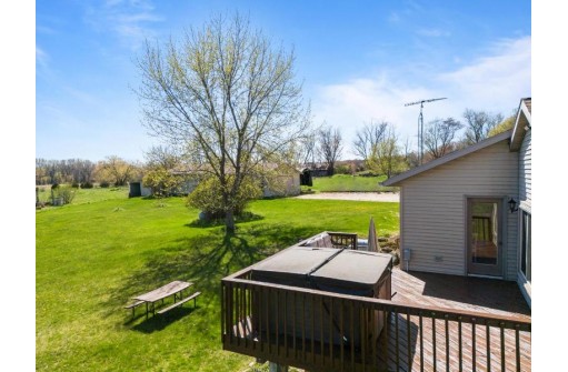 W745 Sunnyside Road, Green Lake, WI 54941-8906