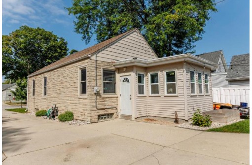 2344 South 83rd Street, West Allis, WI 53219