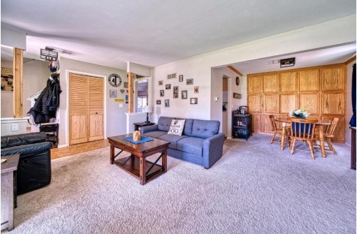 W246S6825 Maple Hill Drive, Waukesha, WI 53189