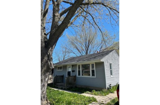 5722 North 64th Street, Milwaukee, WI 53218