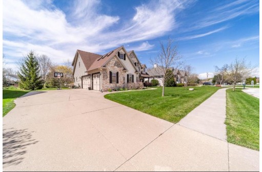 1220 Greystone Drive, Plymouth, WI 53073-4571