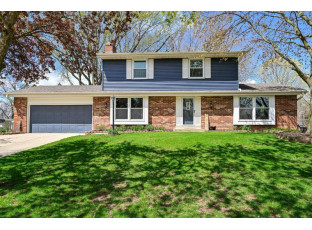 1266 Fox Point Drive Waukesha, WI 53189-7167