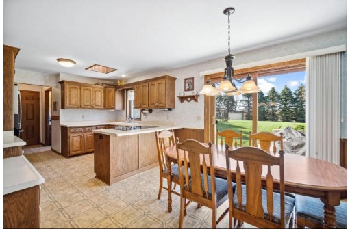 2475 Magna Vista Drive, Jackson, WI 53037-9598