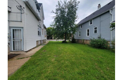 4727 North Hopkins Street, Milwaukee, WI 53209