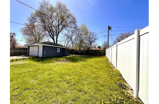 6342 58th Avenue, Kenosha, WI 53142-1200