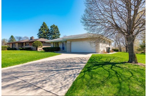 205 Parkway Drive, South Milwaukee, WI 53172