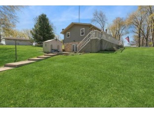 N7436 Mariner Hills Circle Elkhorn, WI 53121